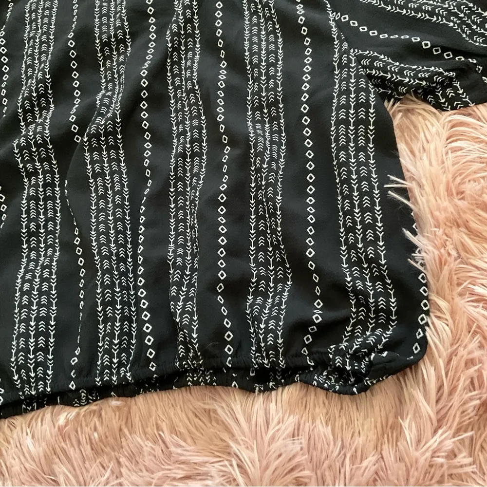 Brand - Love Tree crop top black - Image 4