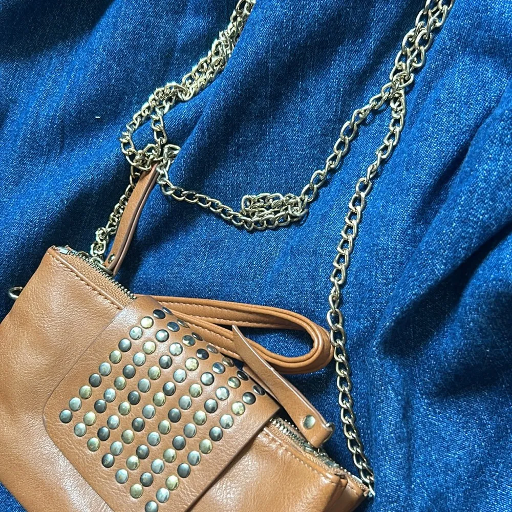 Olivia Miller Brown Leather Envelope Crossbody Bag - Image 2