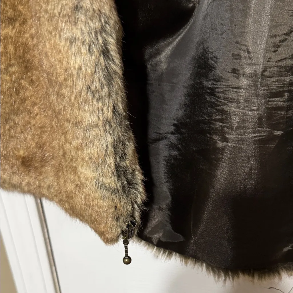 Preston & York Faux Fur Vest  Zippered Large - Image 4