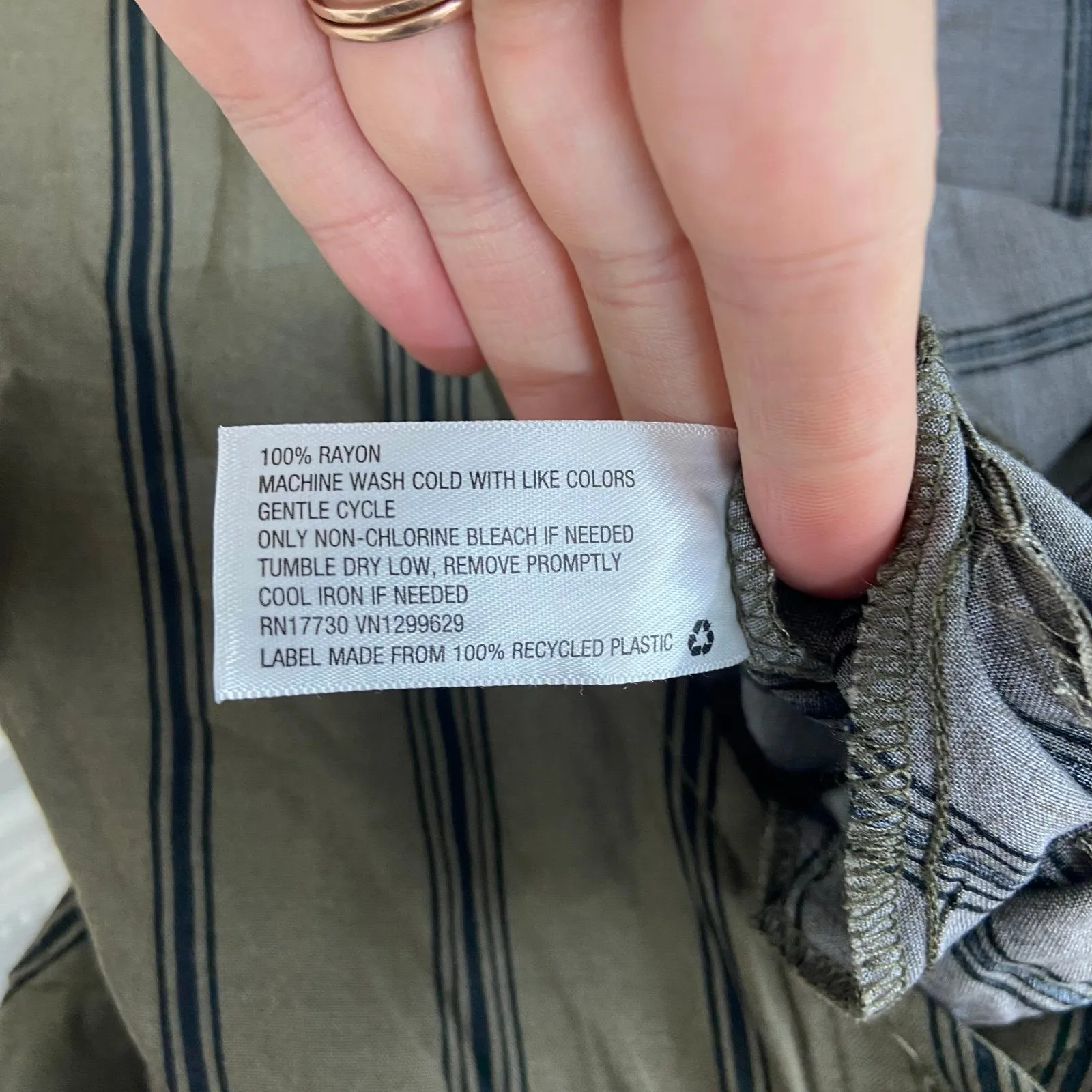 NEW Xhilaration women's green striped button v-neck‎ lightweight jumpsuit casual - Image 7