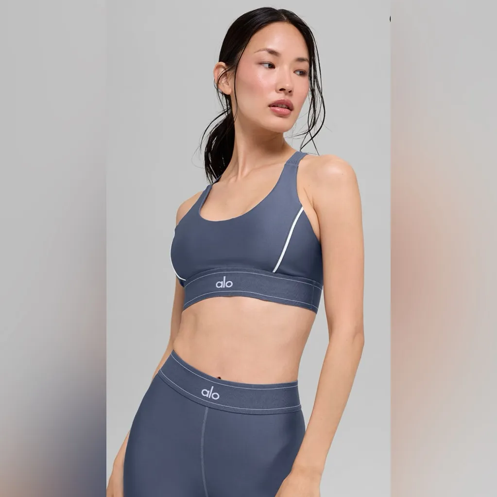 ALO Yoga NWT Airlift Suit Up Sports Bra Bluestone White Size XXS - Image 4