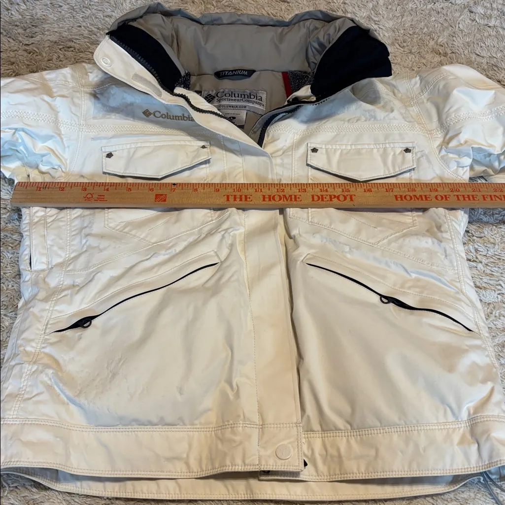 Columbia Women's 
Titanium Jacket Omni
Tech Waterproof Off-White
Size Large - Image 10