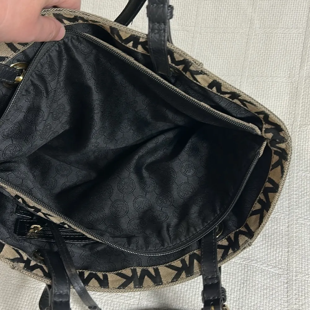 Michael by Michael Kors Jet Set Monogrammed Tote With Adjustable Leather Straps - Image 7