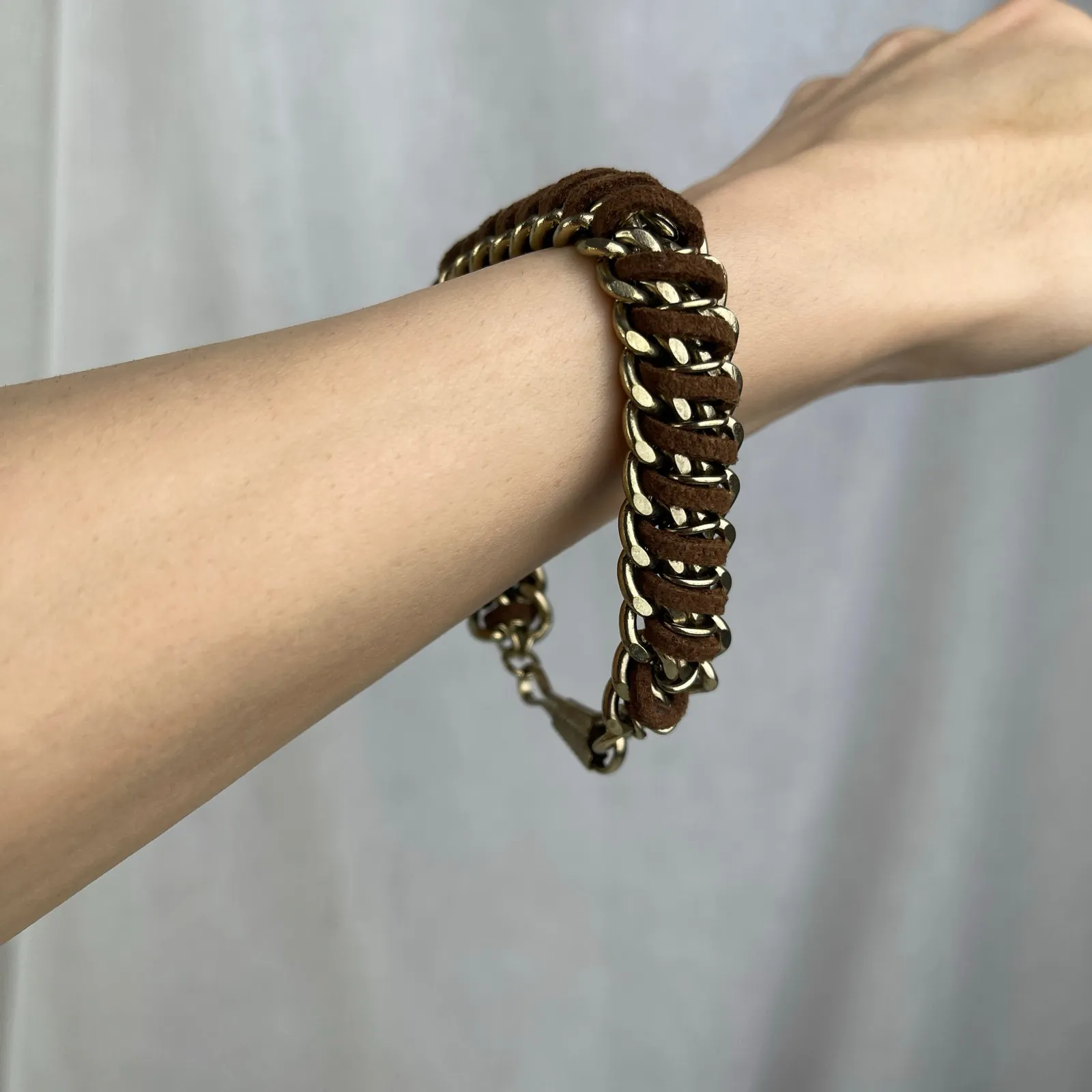 Gold Tone Chunky Chain Link Bracelet Brown Braided Faux Leather Cord Edgy NWOT - Image 4