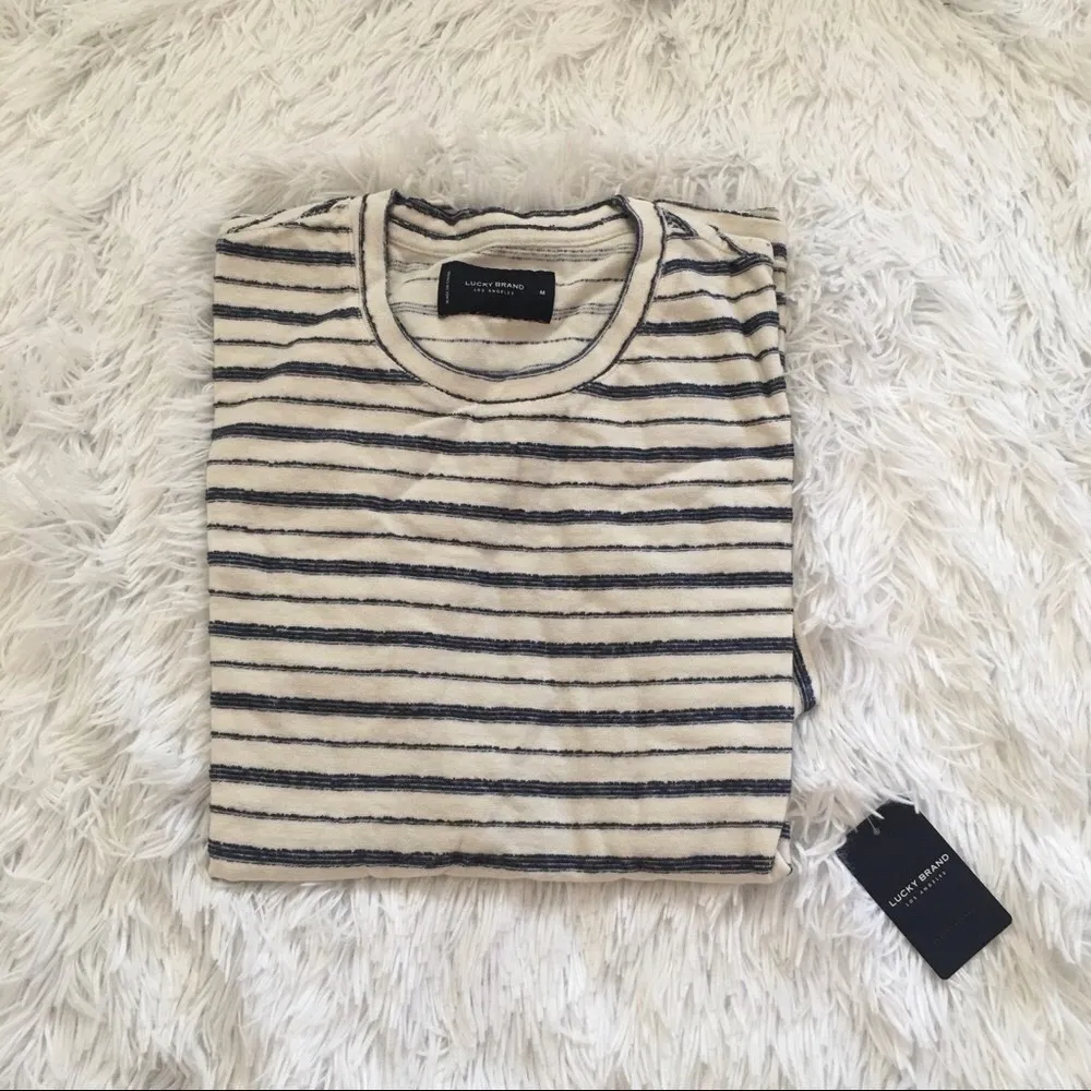 Lucky brand Tee Shirt crew neck short sleeves cream blue stripes Size Medium - Image 2