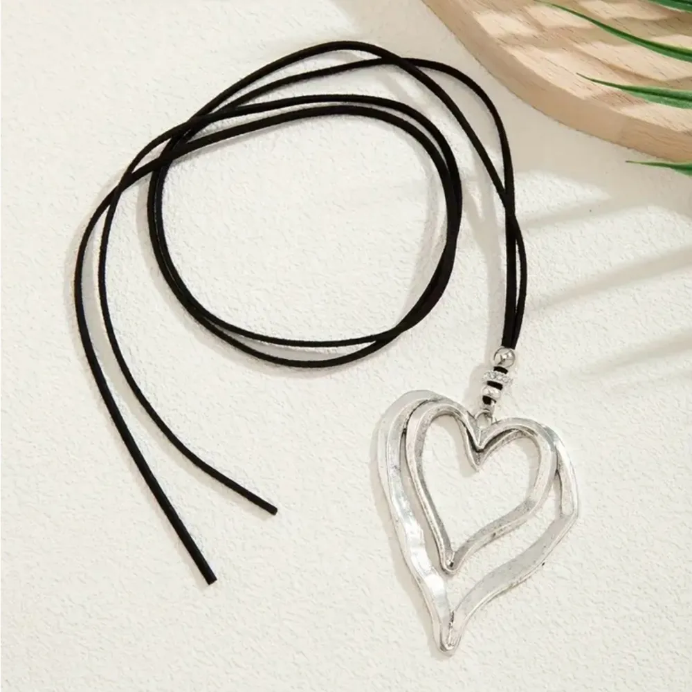 Silver Double Chunky Heart Necklace size 47” Black - Image 3