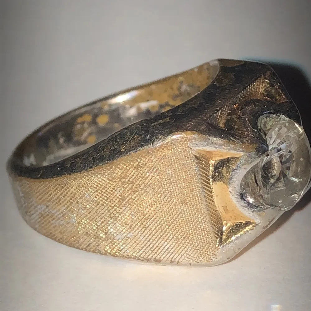 Size 7.5 Vintage Gold Tone CZ Rhinestone Signet Boho Ring - Image 2