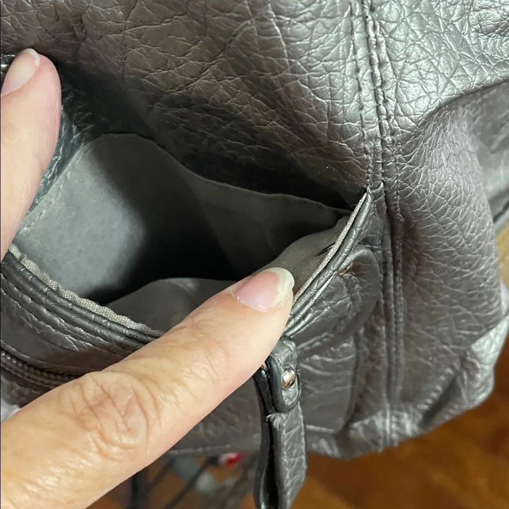 👽👽👽BOGOHO 👽👽👽Rosetti Metallic Gray Shoulder Bag - Image 4