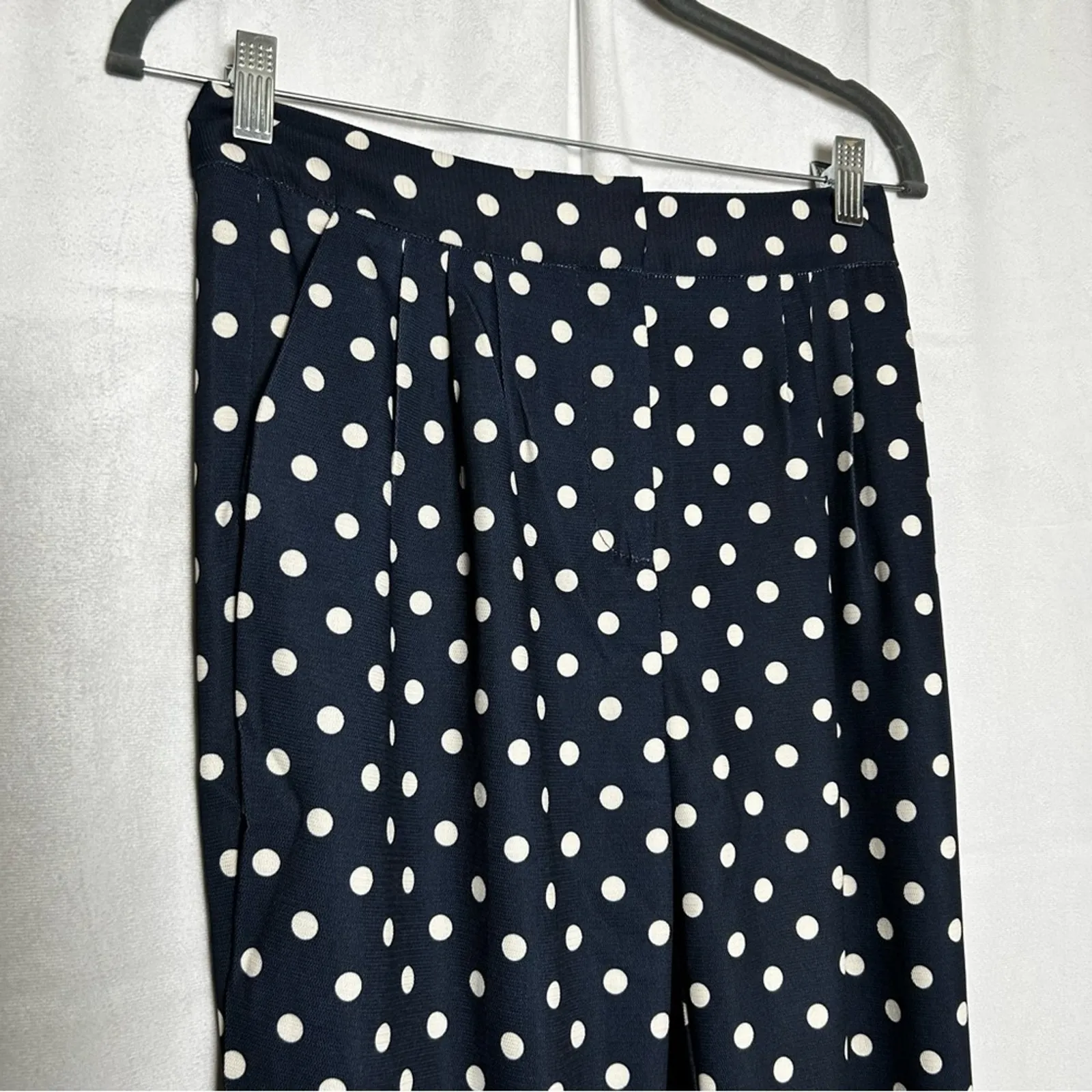 NWT Tuckernut Navy & Cream Polkadot Pleated Pants Trousers Slacks Size Small - Image 3