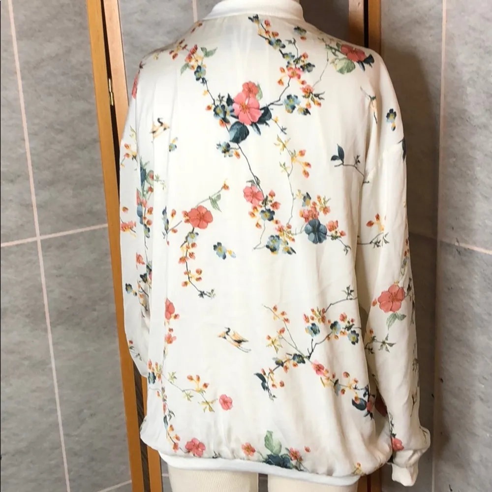 PULL & BEAR Bomber Jacket Sz L Size L - Image 4