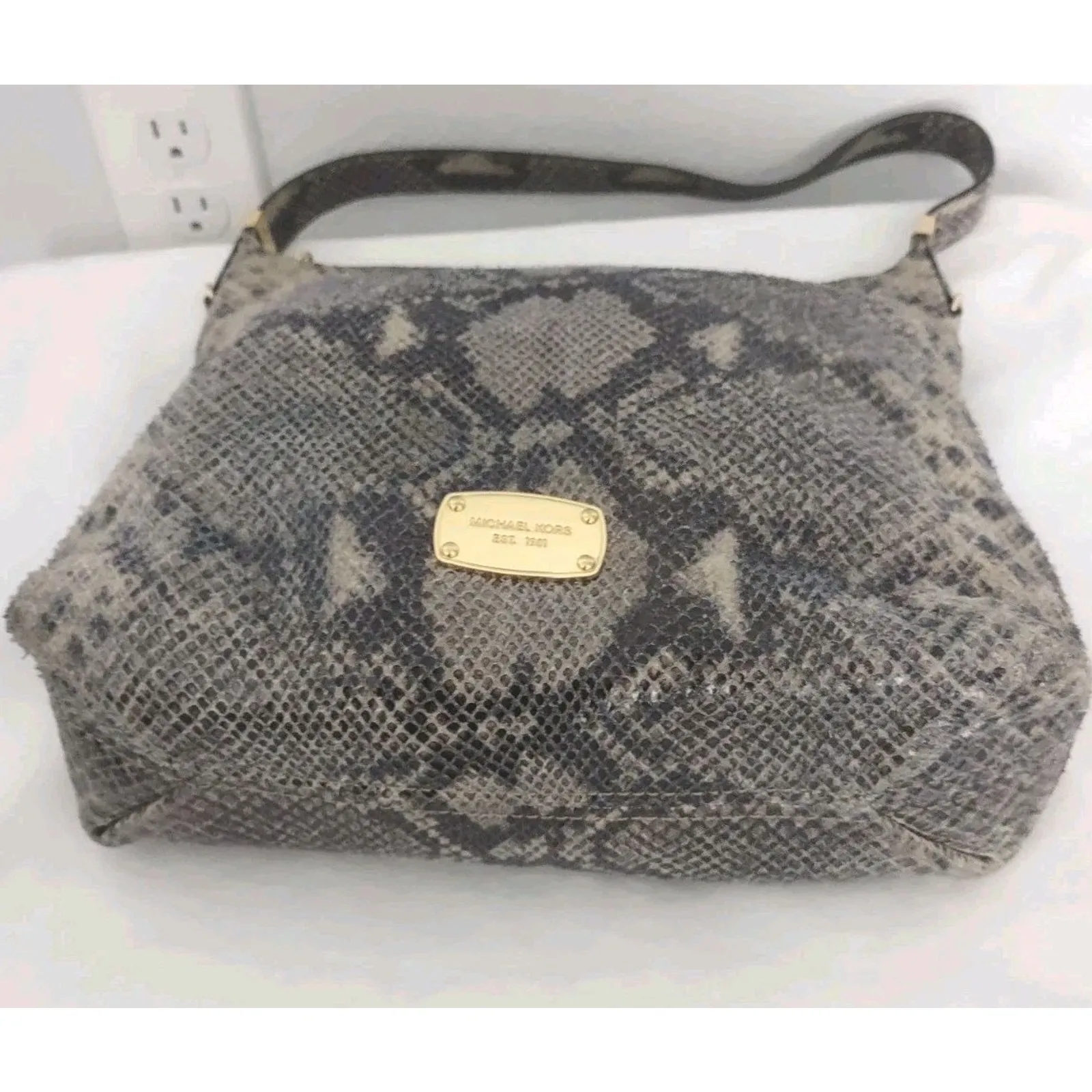 Michael Kors Bedford Embossed Leather Top‎ Zip Shoulder Bag - Image 10