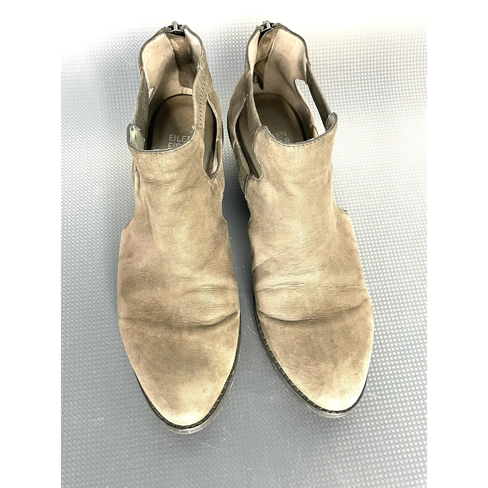 Eileen Fisher Vanda Tumbled Nubuk Booties Earth Tan Cutout Size 8 - Image 4
