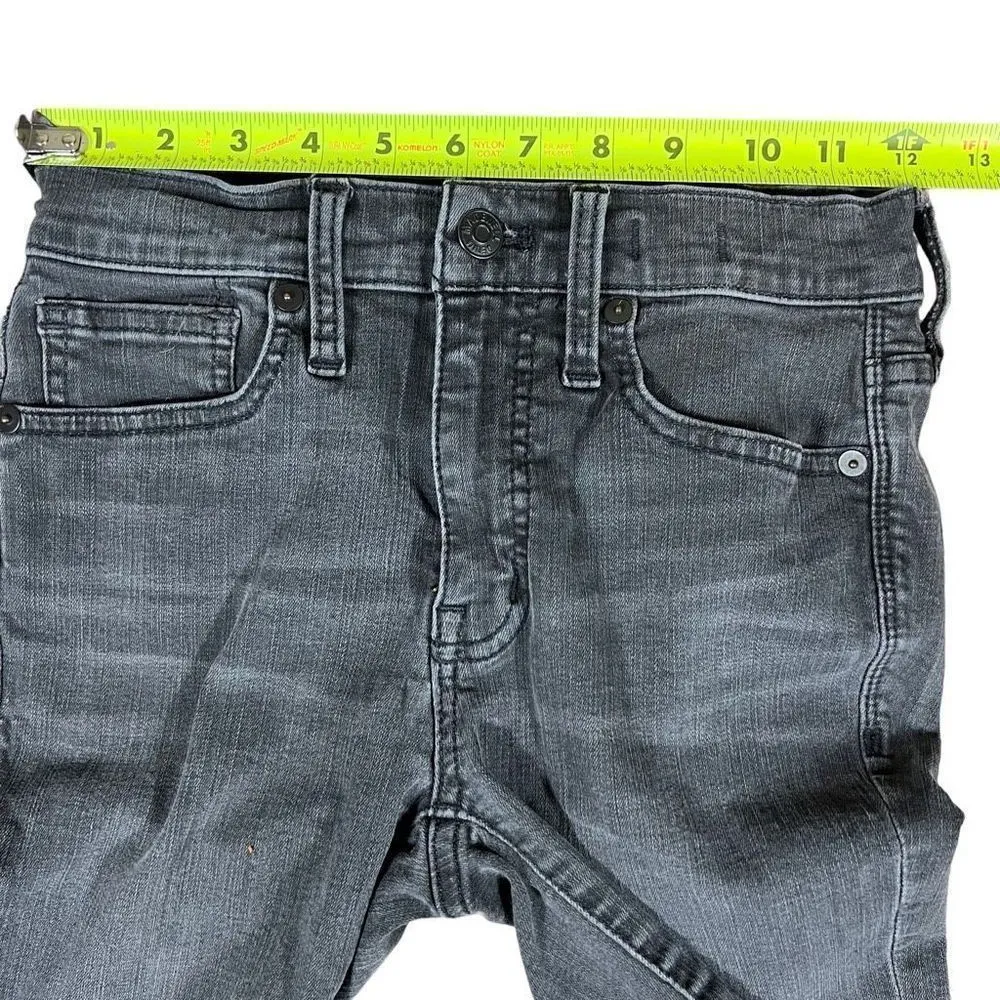 Madewell Distressed Black Washed 9” High-rise Skinny Jeans - Image 9