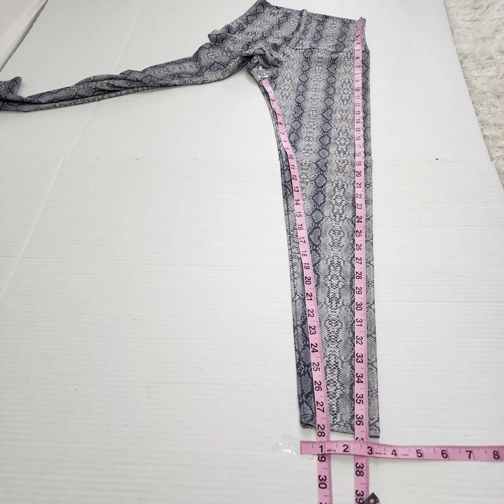 Onzie Leggings High Waist Grey Snakeskin Print Animal Print Size XS - Image 8