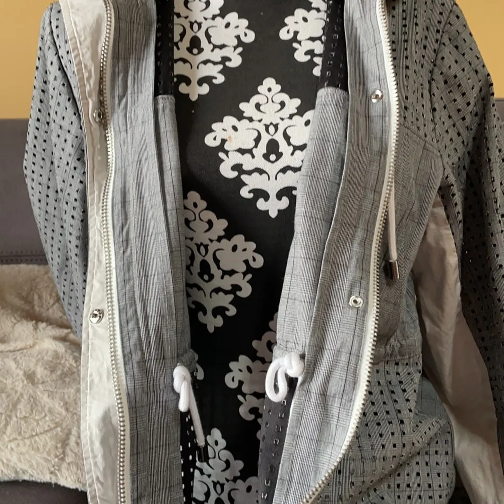 SIMPLY VERA VERA WANG Gray & White Jacket Size L - Image 8