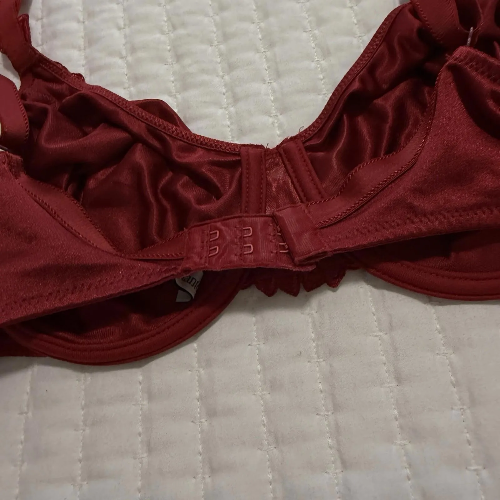 Chantelle Bra Red 38C Underwire Unlined Leaf Lace Trim - Image 3