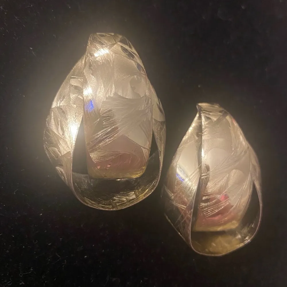 Vintage Etched Silver tone Earrings - Image 8