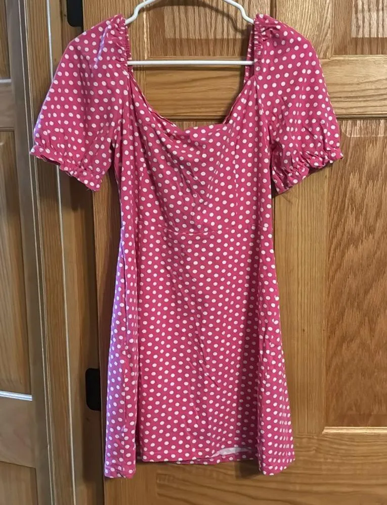 Glamorous polka dot dress with cutout in front, Size 8 - Image 4
