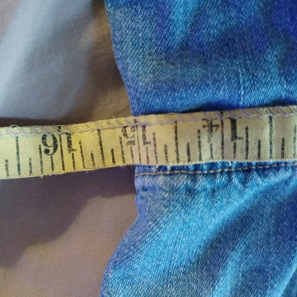 Levi’s Women Jean Light Denim Sleeveless  Shirt Dress Button Front S Y2K Short. - Image 4