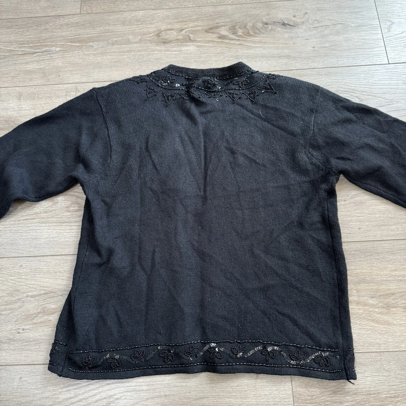 Jaclyn Smith Women's Cardigan‎ Sweater Size Medium Black Beaded - Image 5