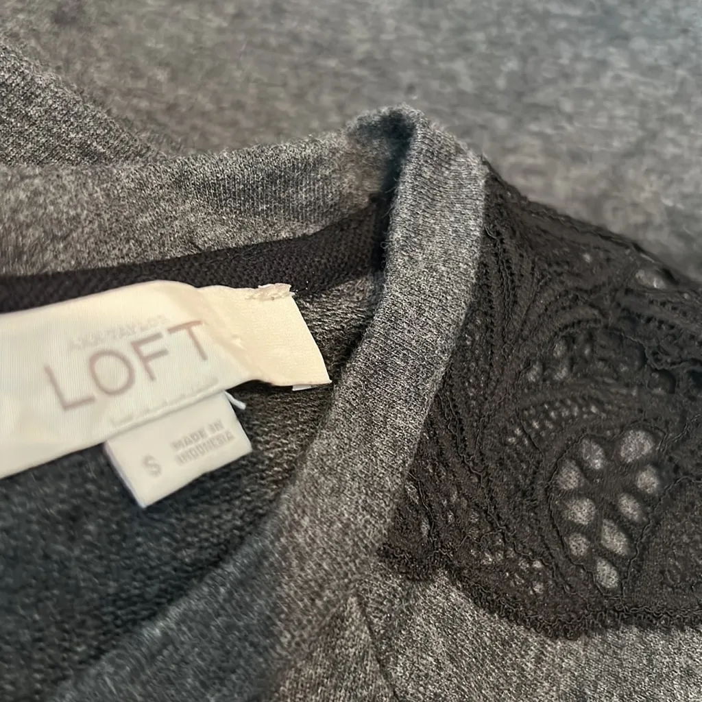 3/$15 LOFT gray dress with lace overlay on shoulders - Image 5