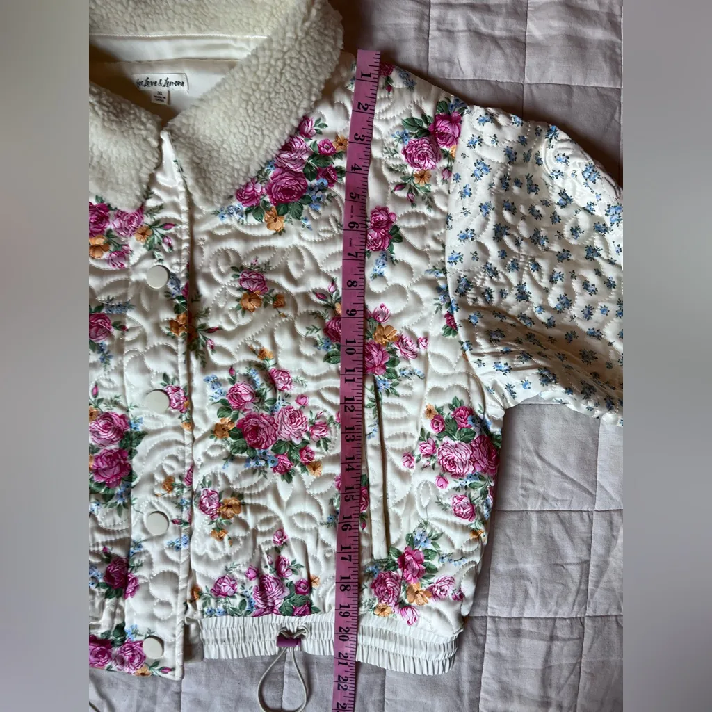 RARE For Love & Lemons Cream Floral Quilted Marlee Cropped Puffer Jacket - XL - Image 10