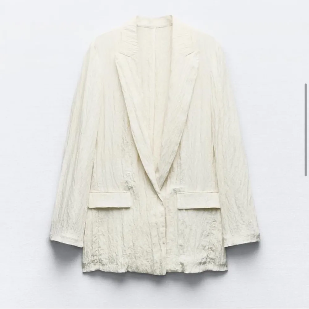 Zara OPEN-FALLING Crinkle BLAZER in White - Image 3