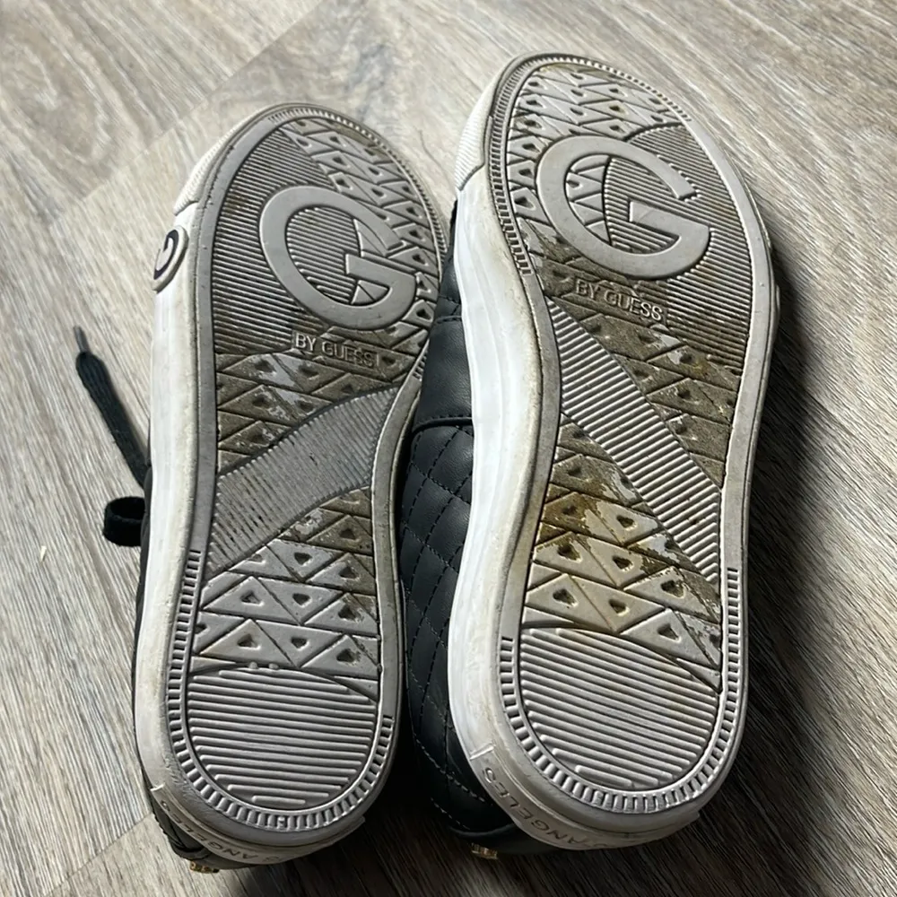 G by Guess Faux Leather Quilted Shoes Size  6 - Image 15