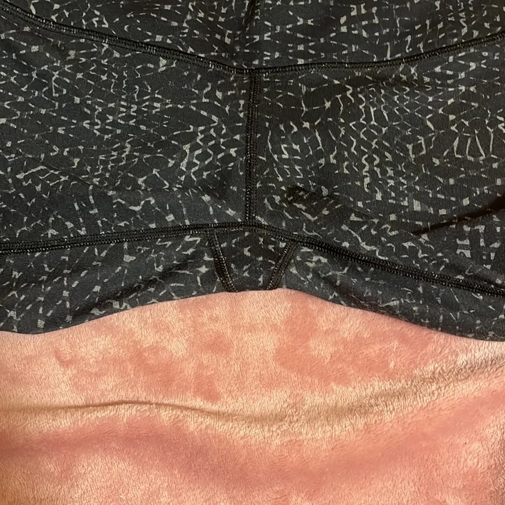 Lululemon patterned leggings-size 6 - Image 7