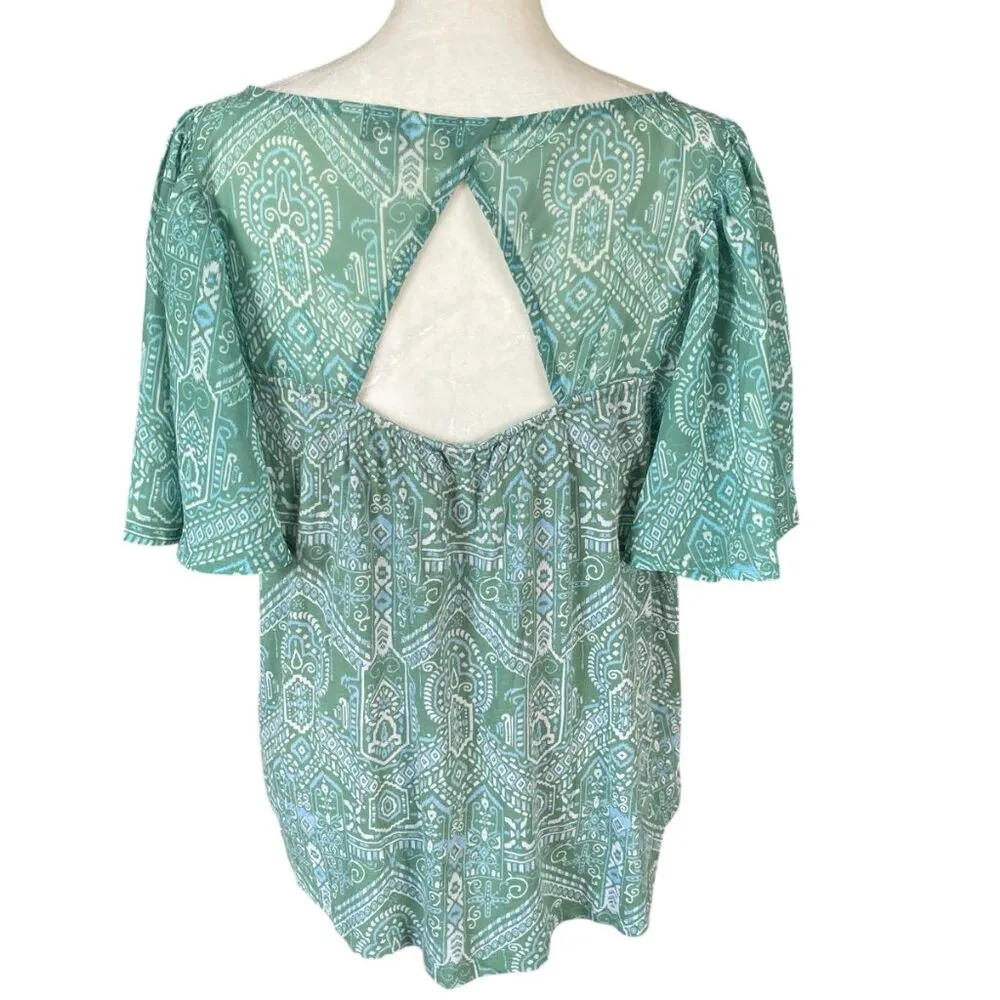 women's size L light green soft stretchy short sleeve summer top - Image 4