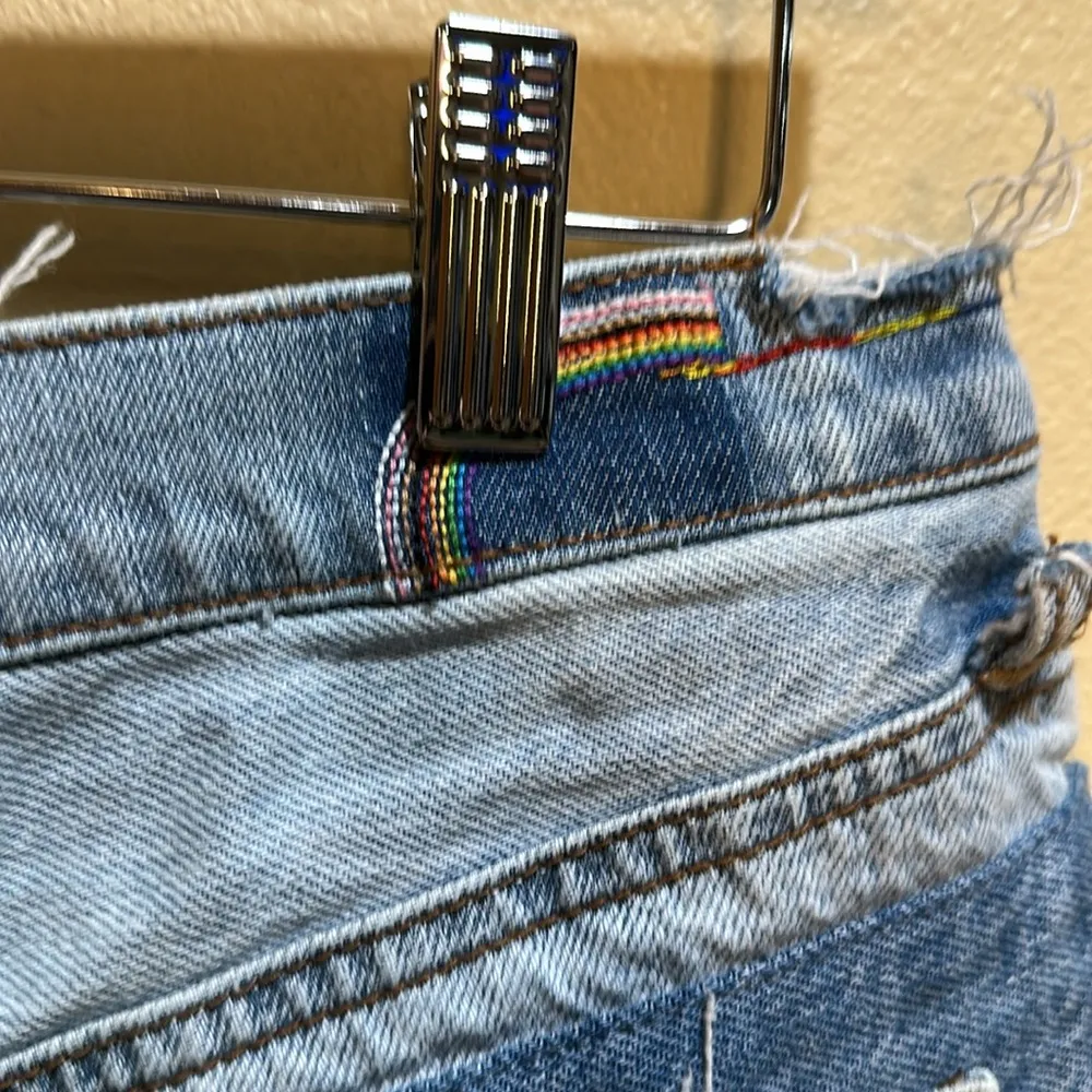 American Eagle size 6 High Rise rainbow patchwork 90’s Boyfriend Shorts - Image 4