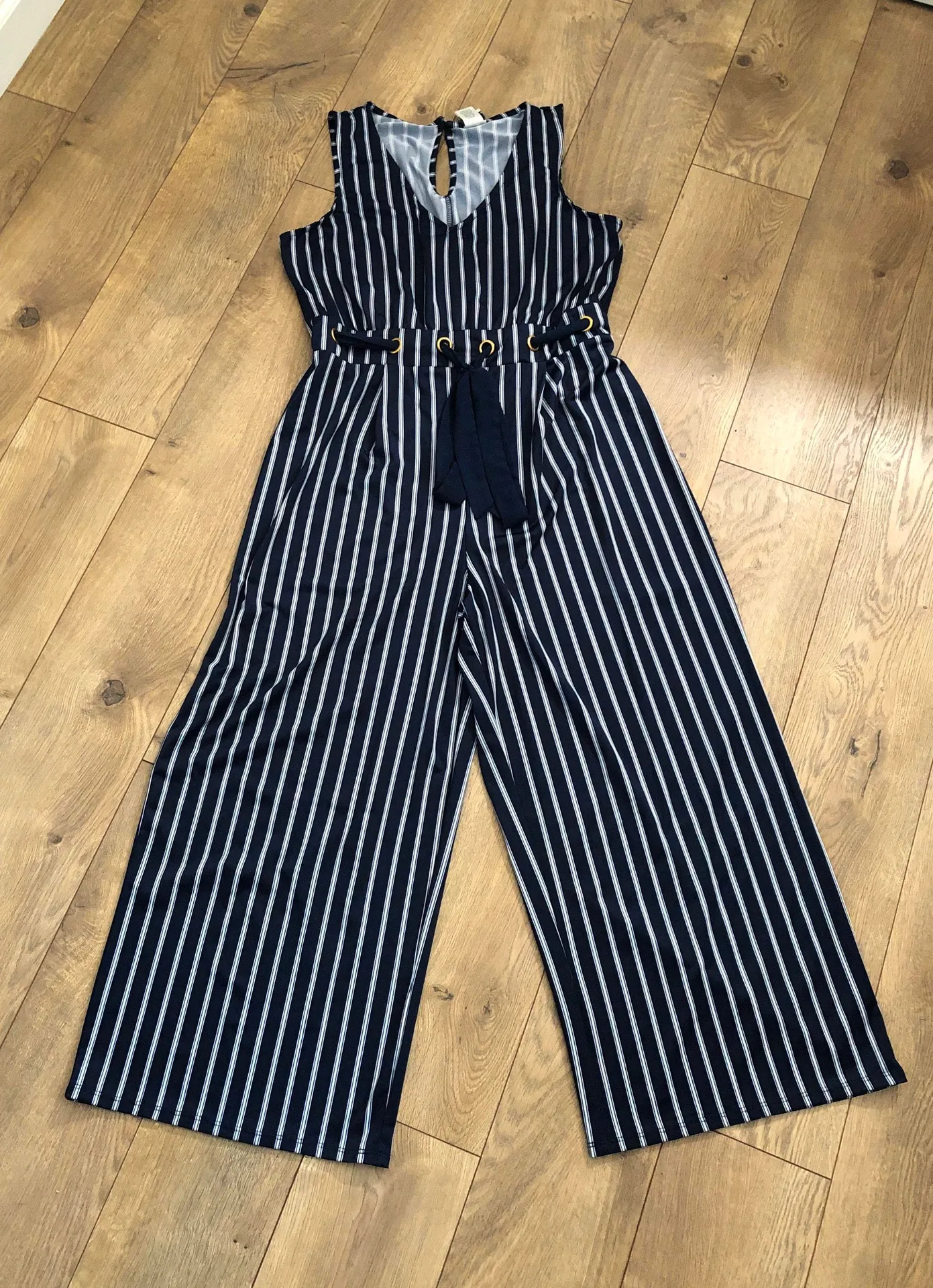 Jumpsuit Size L petite - Image 3