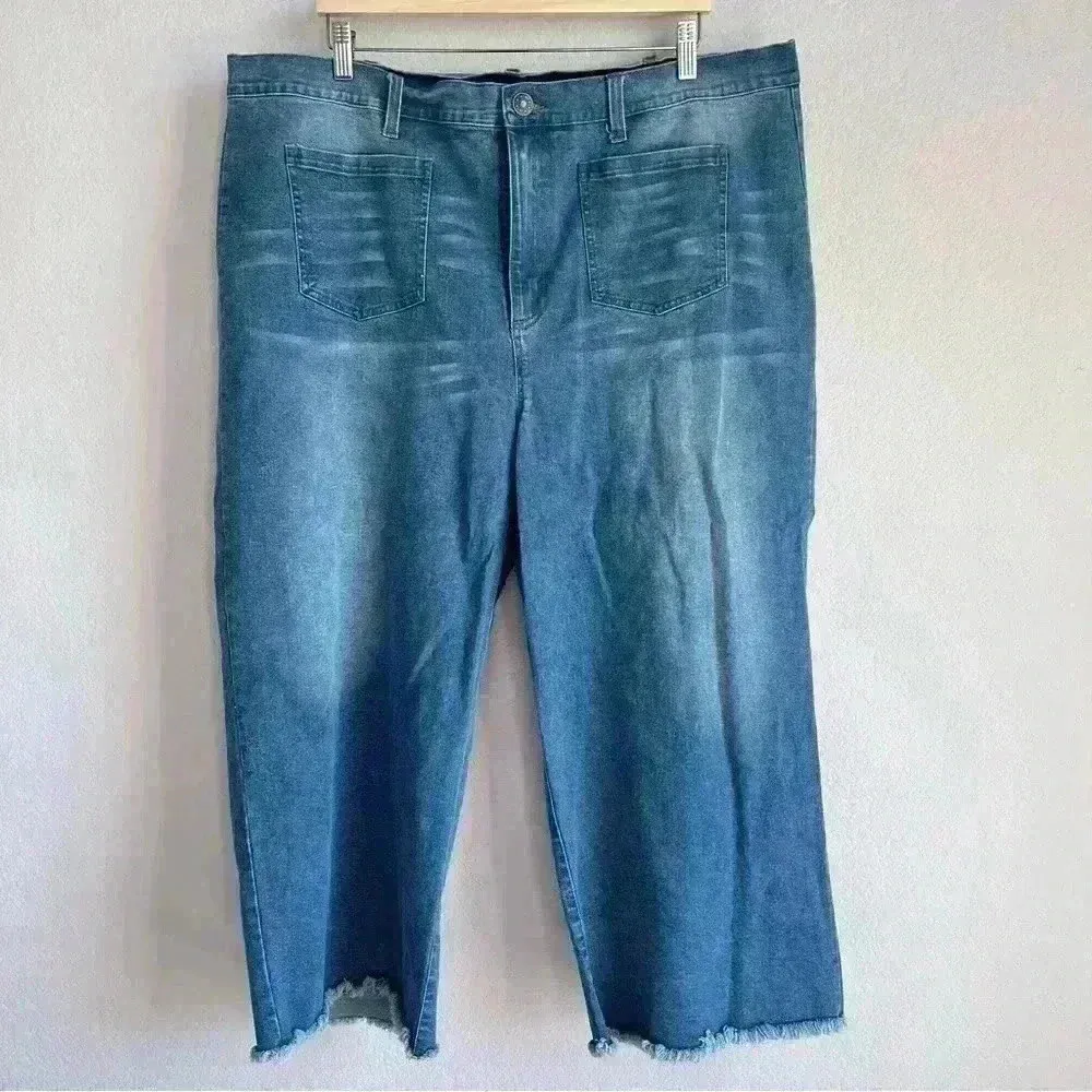 Mark. Crop Wide Leg Raw Hem‎ Blue Denim Women’s Size 22W Boho Hippie Pants - Image 6