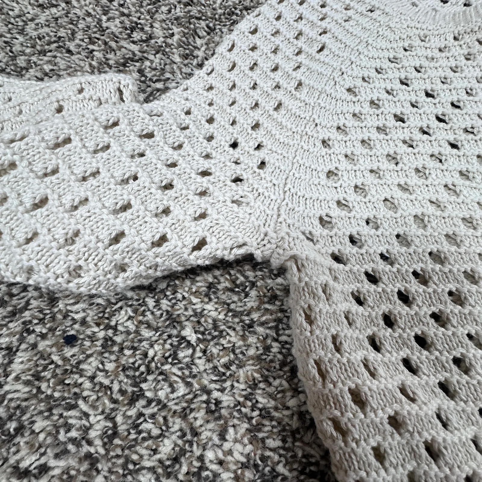 Cynthia Rowley Crotchet Beige Pullover Sweater - Size Medium - Image 4