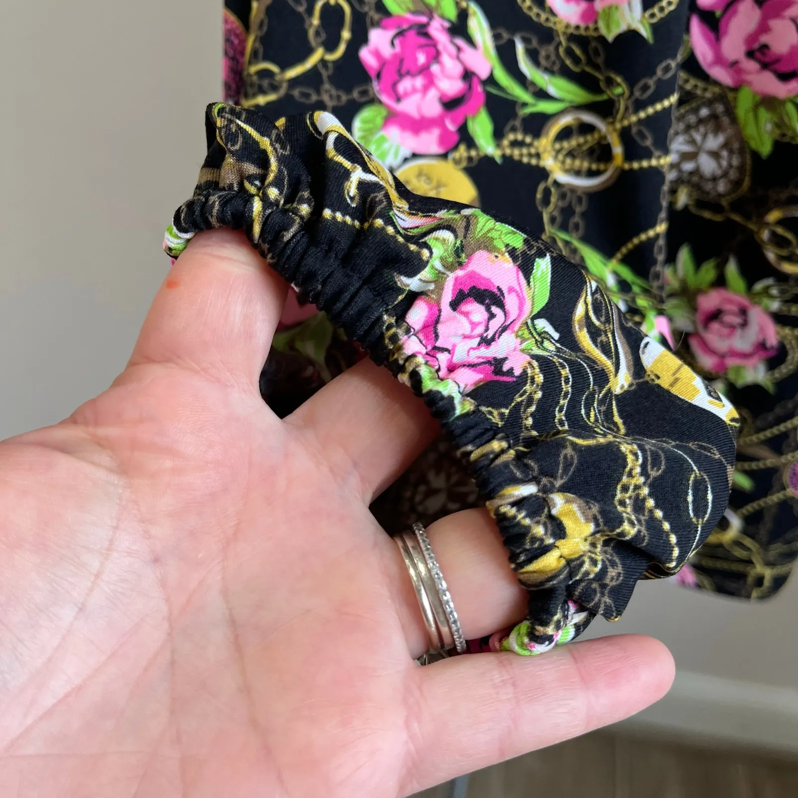 Betsey Johnson Floral Chain Print Blouson Top XL Pink Roses Boho Glam - Image 7