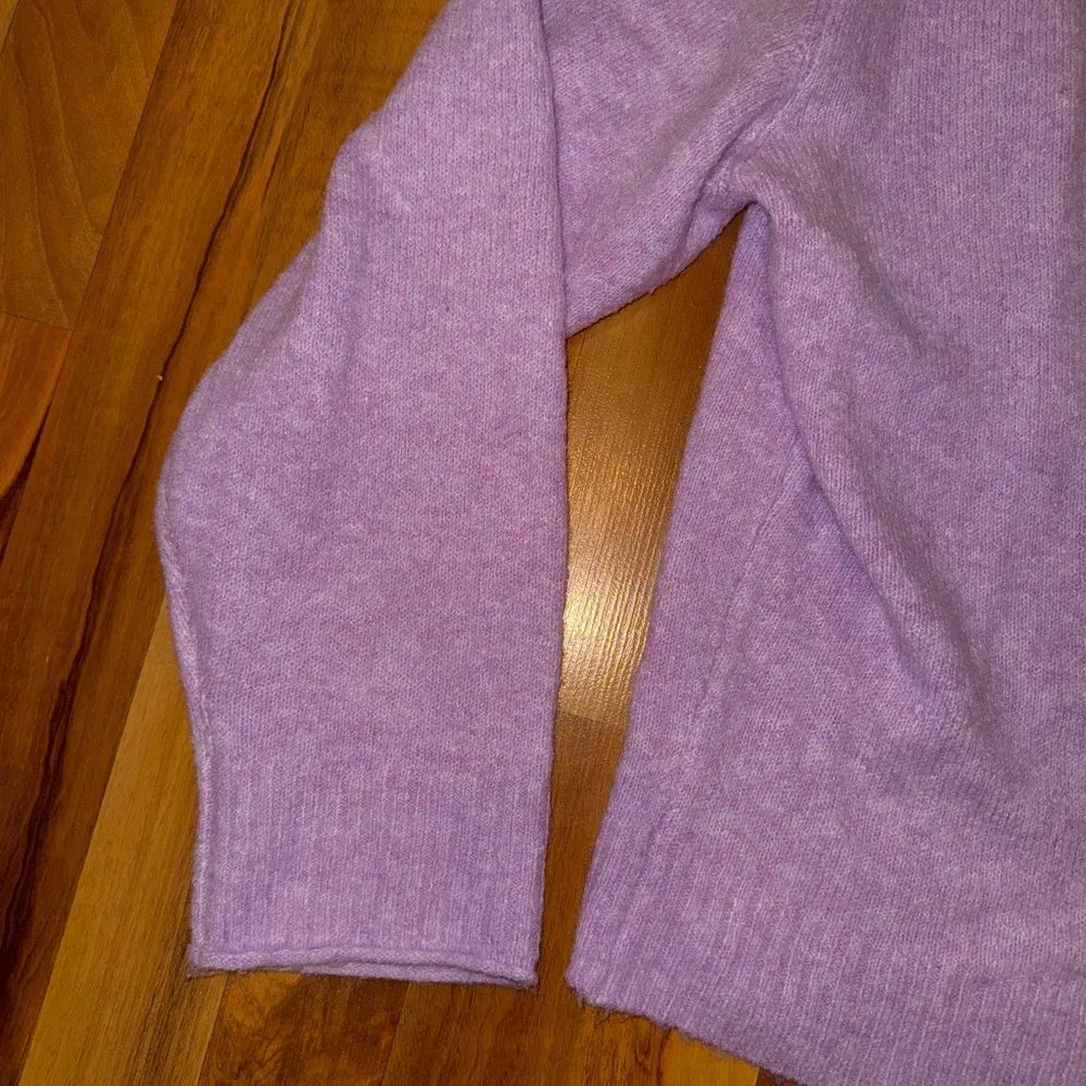 American Eagle purple super soft cozy sweater size medium slightly oversized - Image 2