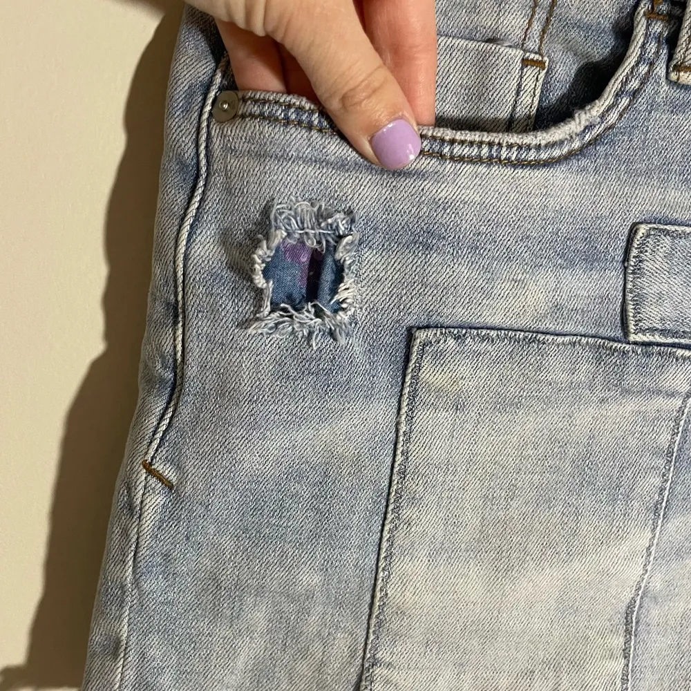 Anthropologie  Pilcro Slim Boyfriend Shorts - Image 4