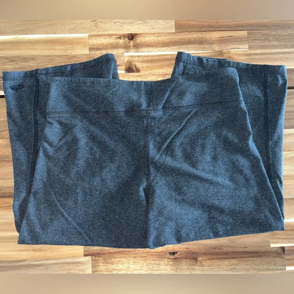 Champion Cropped Leggings 18” Size M - Image 3