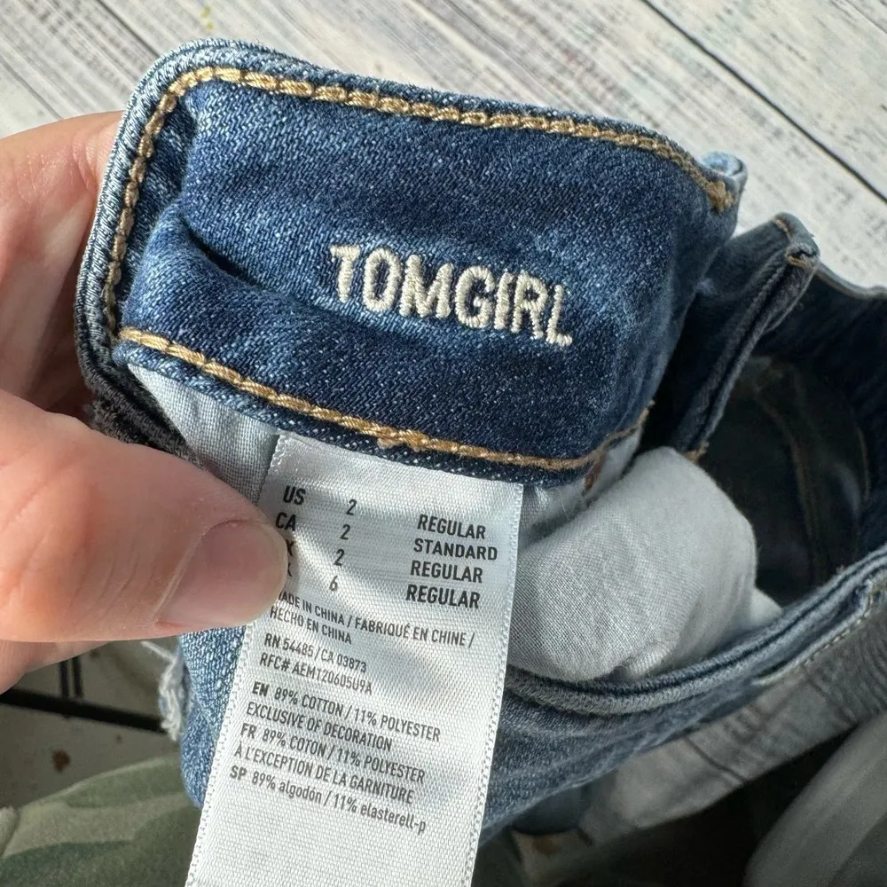 America Eagle Tomgirl Distressed Ripped Button Fly Jeans 2 - Image 4