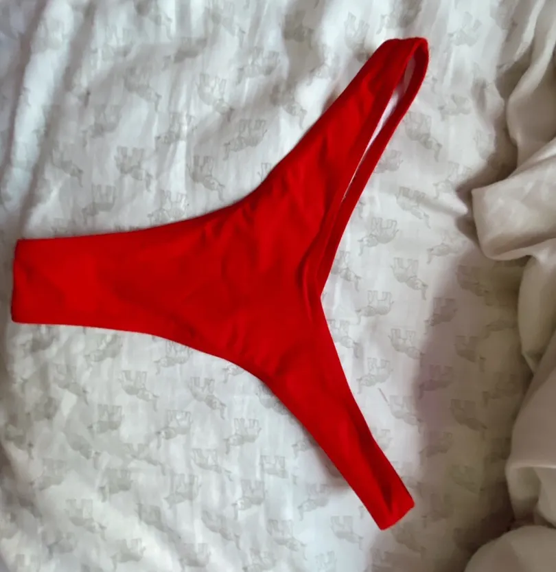 red bikini set - Image 4