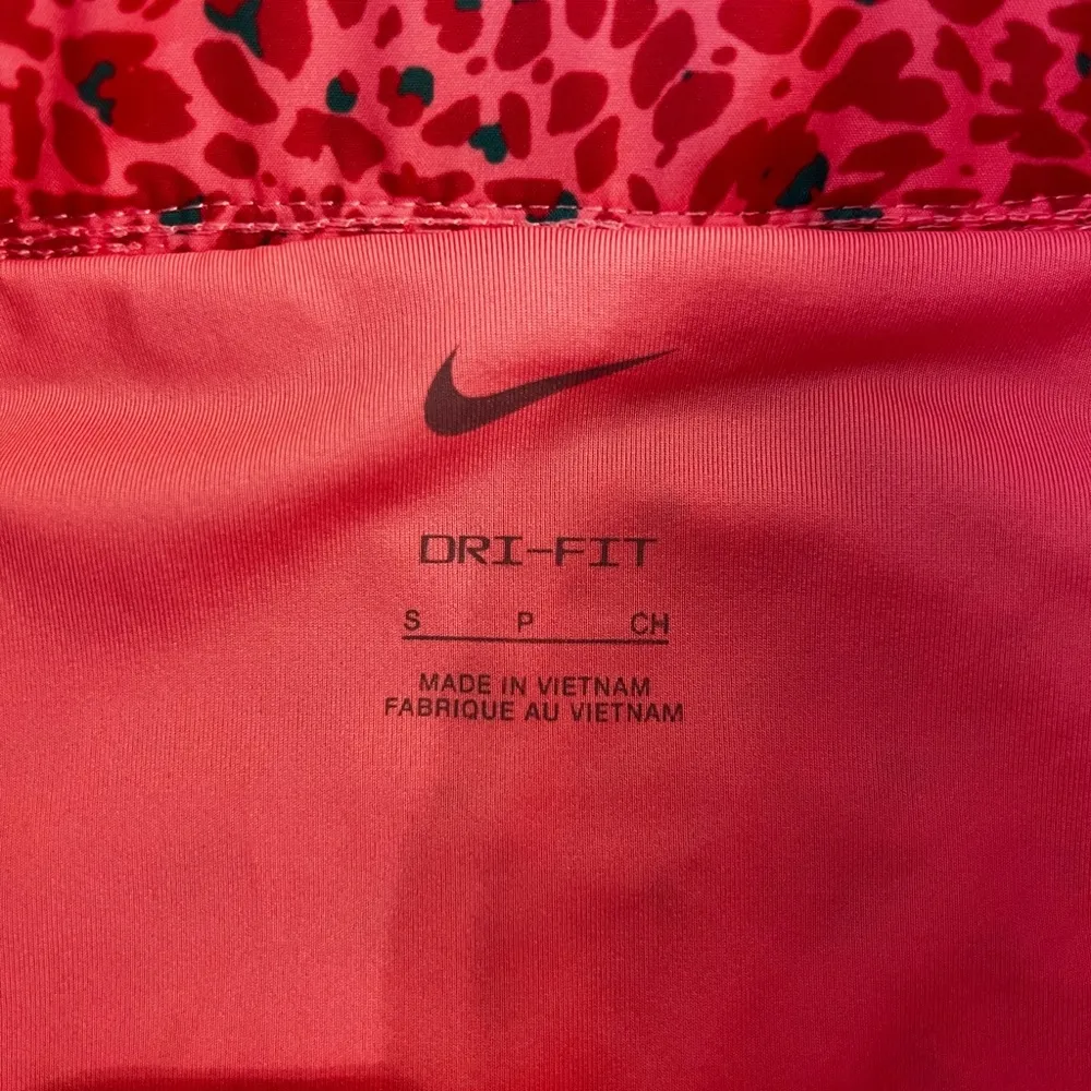 Nike One DriFit Mid Rise 3" Size Small Womens Desert Coral Pink Lined Shorts - Image 3