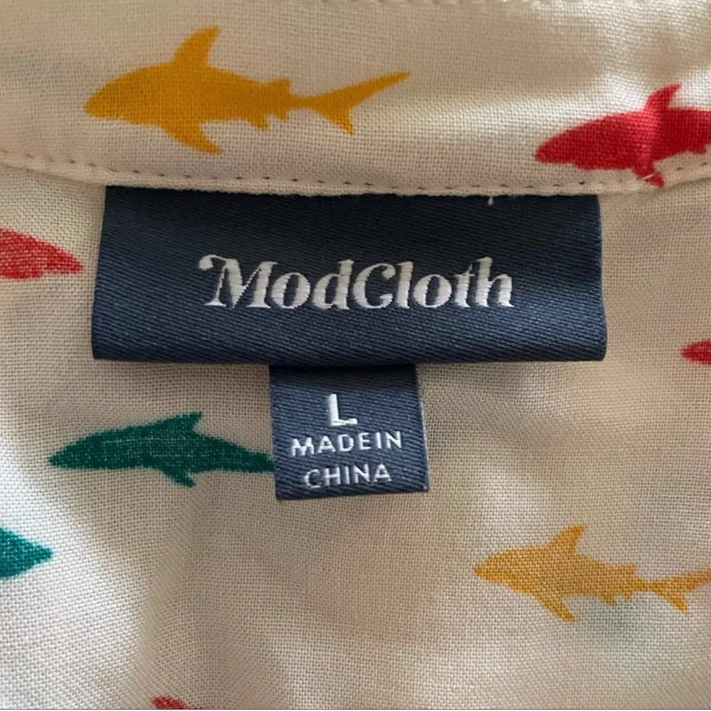 🤍Modcloth Cream Patterned Shark Print Button Up Blouse - Image 5
