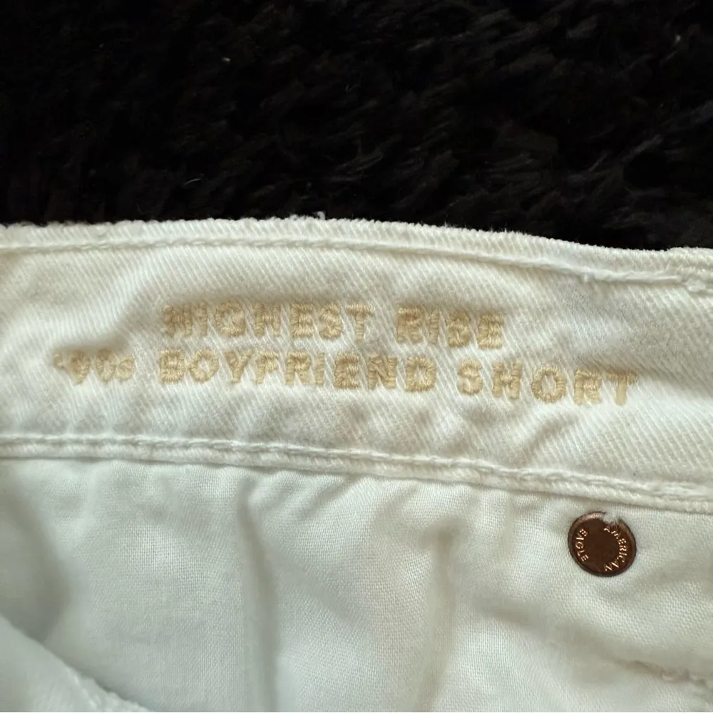 American Eagle AE Highest Rise 90s Boyfriend Shorts - Image 10