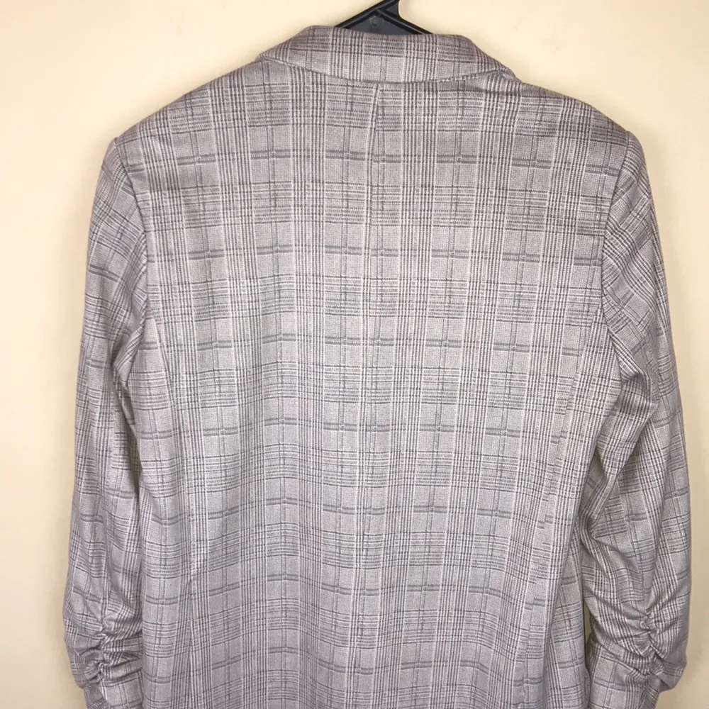 Zara Women’s Plaid Gray Faux Suede Ruched Sleeve Long Line Open Front Blazer - Image 6