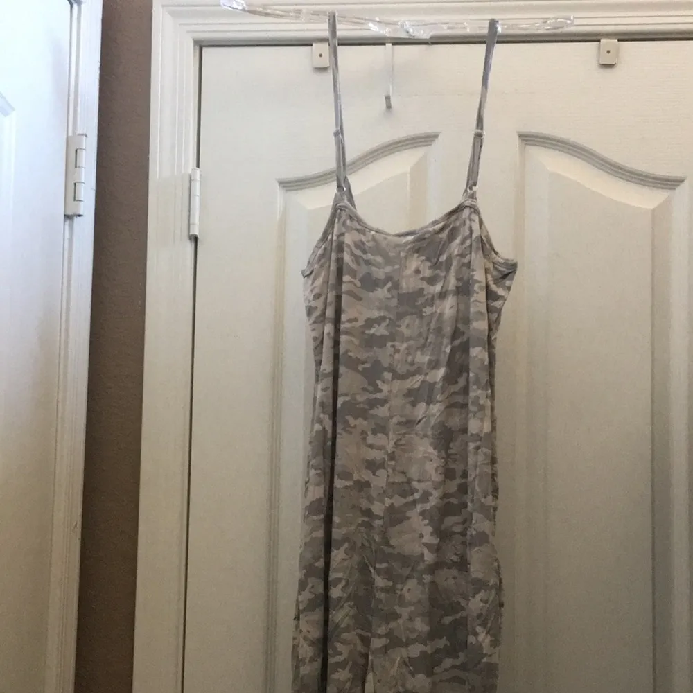 FINAL MARKDOWN LADIES’ NWT honeydew Grey Camo Lounge Jumpsuit (S) - Image 16