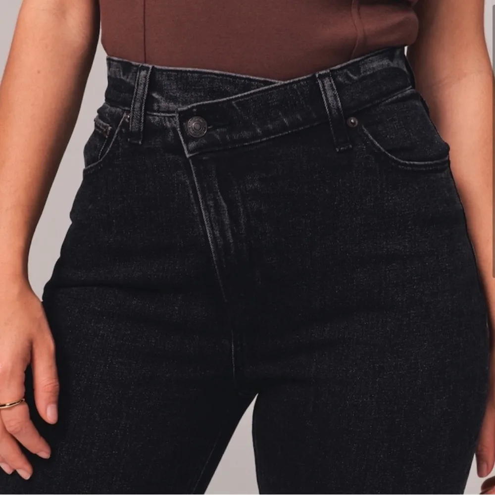 Abercrombie 90s Criss Cross Waist Jeans - Image 2