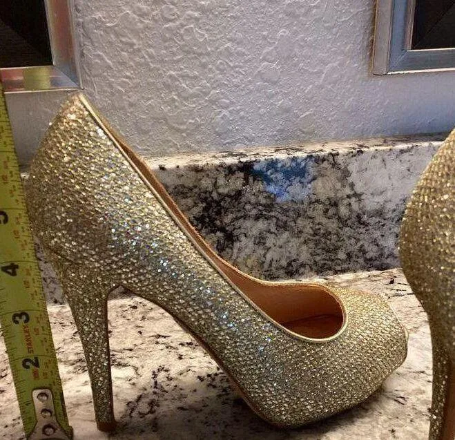 Badgley Mischka Humbie peep toe Pump 7.5 Gold Glitter Platfrom Heels Slip on - Image 3
