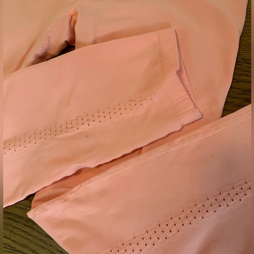 movement good karma crop tank and 7/8 leggings peach size M/L - Image 10