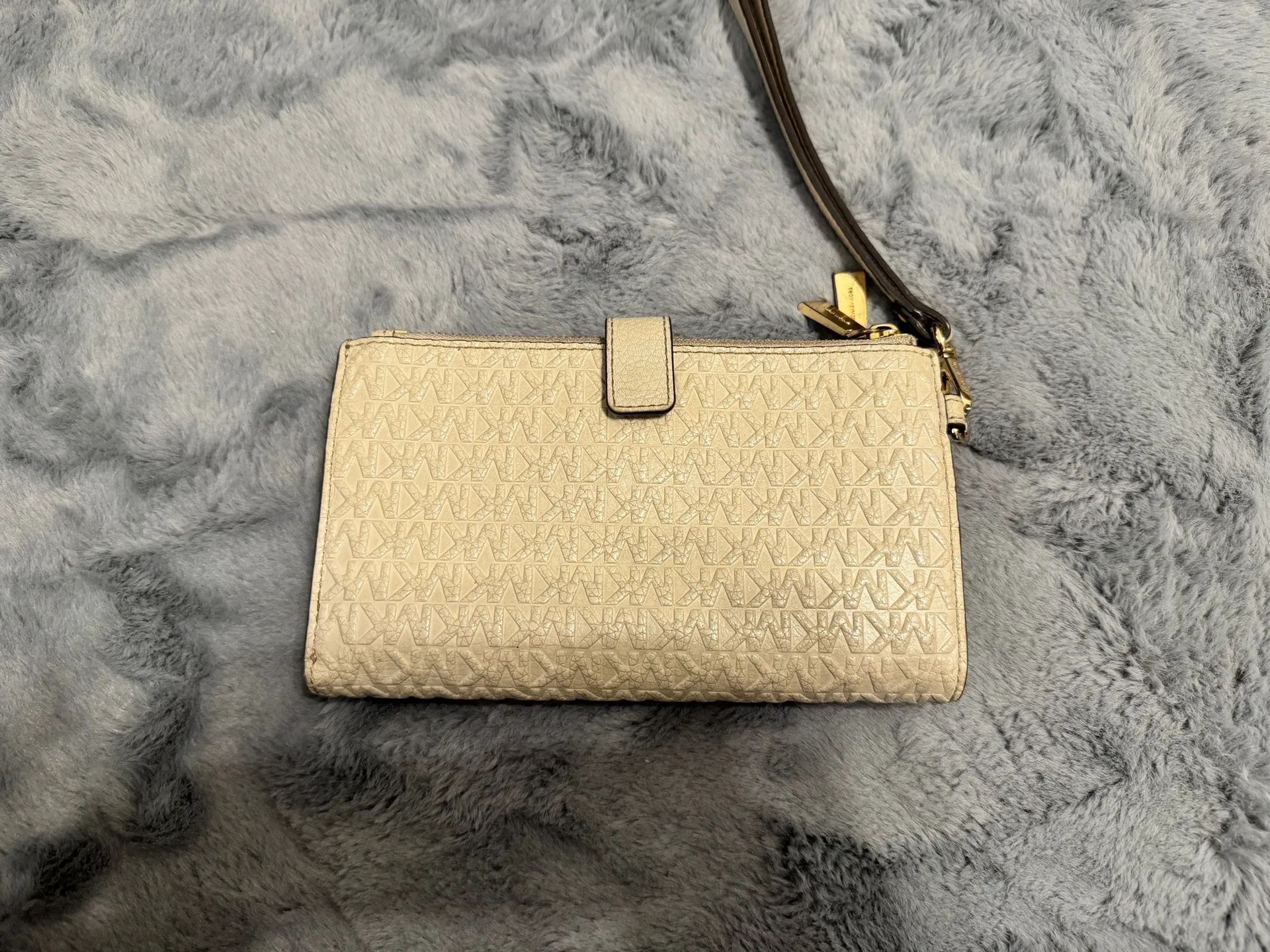 Michael Kors Wallet Wristlet - Image 5