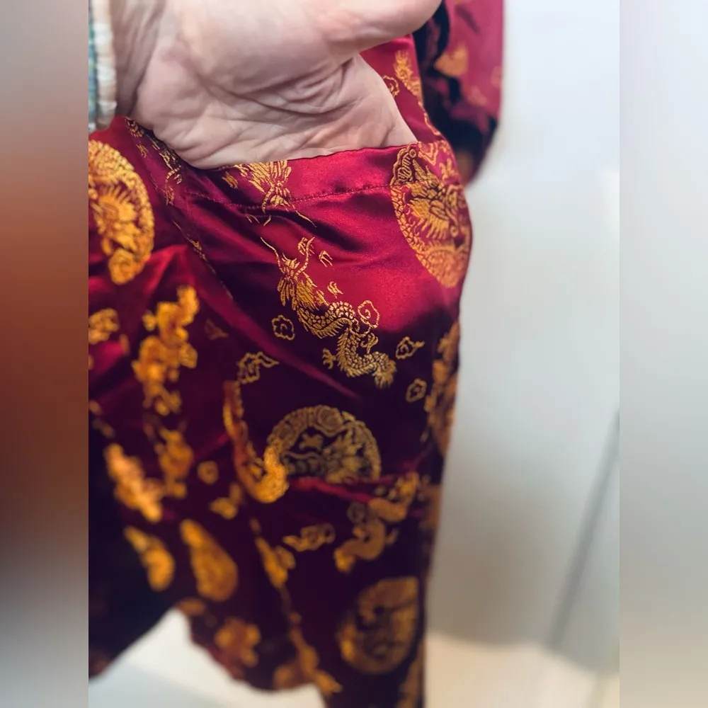 VIntage 80”s Golden Dragon Silk Fashion Embroidered Kimono Robe Ladies Sz Large Red - Image 5